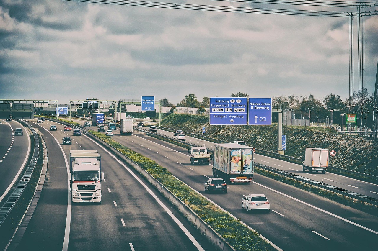 The Ultimate Guide to Overcoming Long-Haul Trucking Challenges